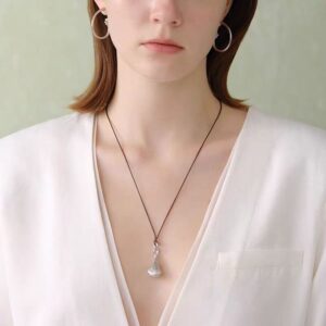 Adjustable Black Pendant Necklace