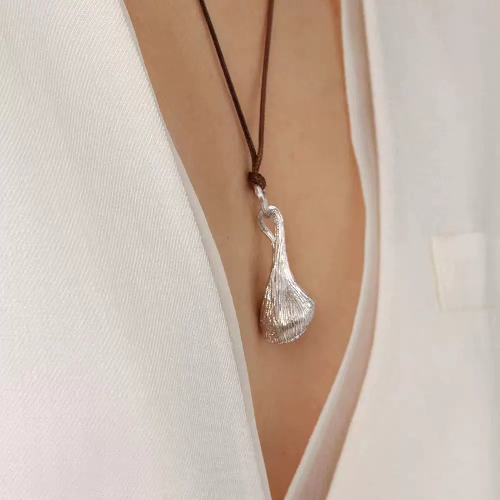 Adjustable Black Pendant Necklace gallery 3