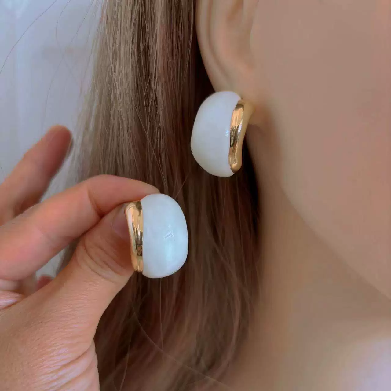 Autumn Style Celebrity-Inspired Enamel Drop Earrings gallery 3