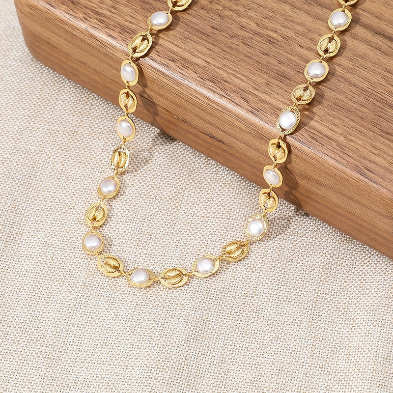 Copper-Plated 18K Gold Inlaid Pearl Necklace gallery 3