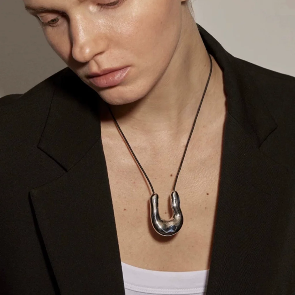 Maillard Horseshoe Clavicle Necklace