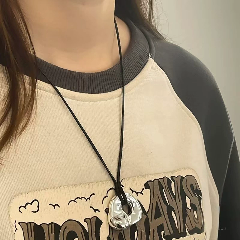 European And American Accessible Abstract Necklace gallery 2