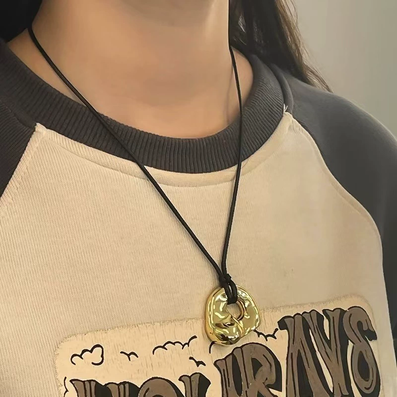 European And American Accessible Abstract Necklace gallery 3