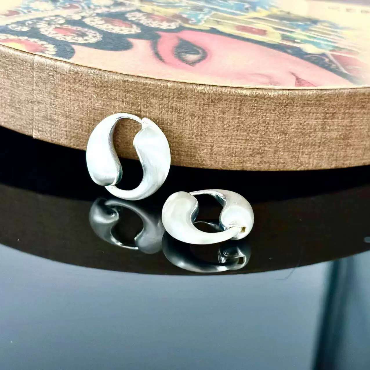 European And American Heavy-Duty Brushed Earrings gallery 2