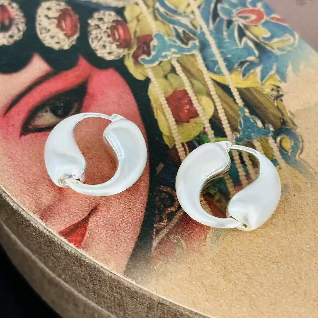 European And American Heavy-Duty Brushed Earrings