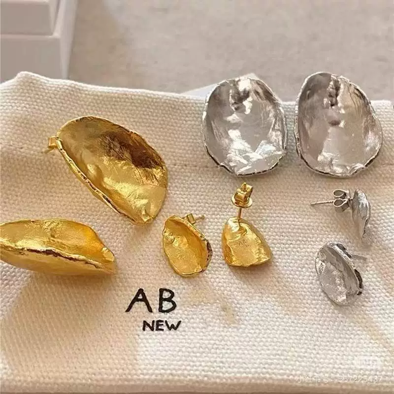 European And American Pleated Texture Earrings gallery 2