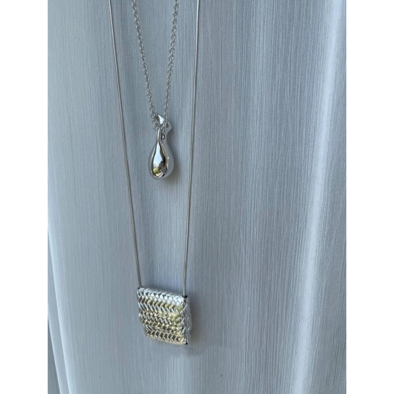 Habl Pendant Necklace