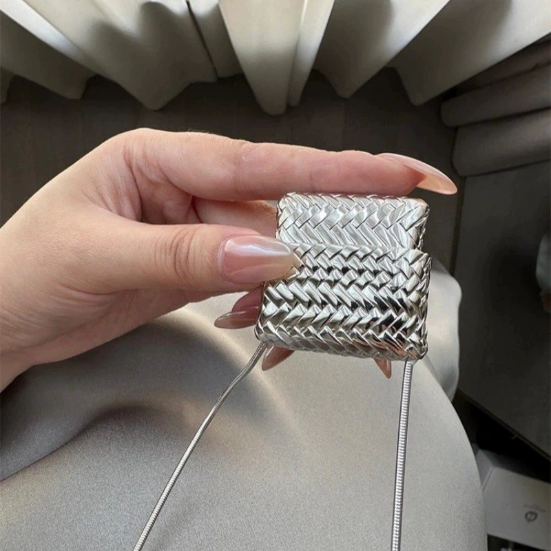 Habl Pendant Necklace gallery 3