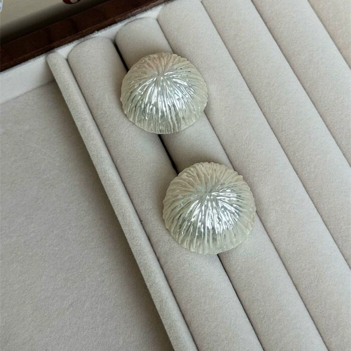 Heavy Industry Edition Bark Pattern Earrings gallery 3