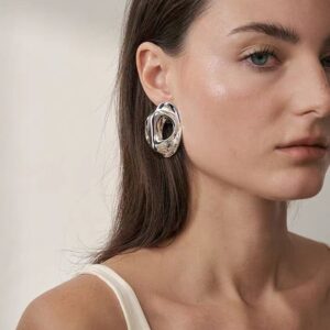 Hollow Stud Stud Earrings