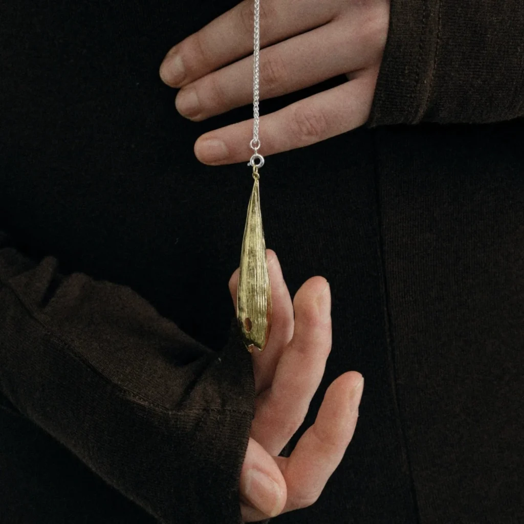 Light All-Match Fruit Pod Double-Sided Necklace