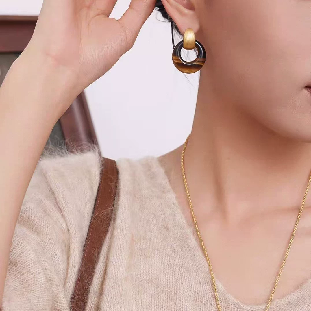 Natural Stone Pendant Hollow Necklace gallery 3