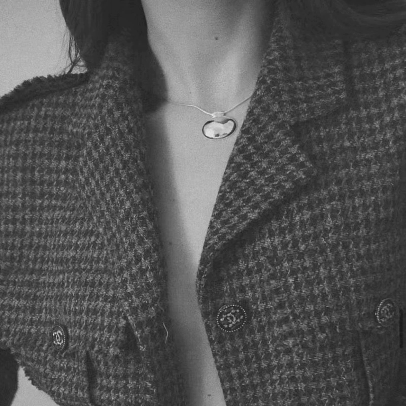 Oval Vintage Necklace gallery 2