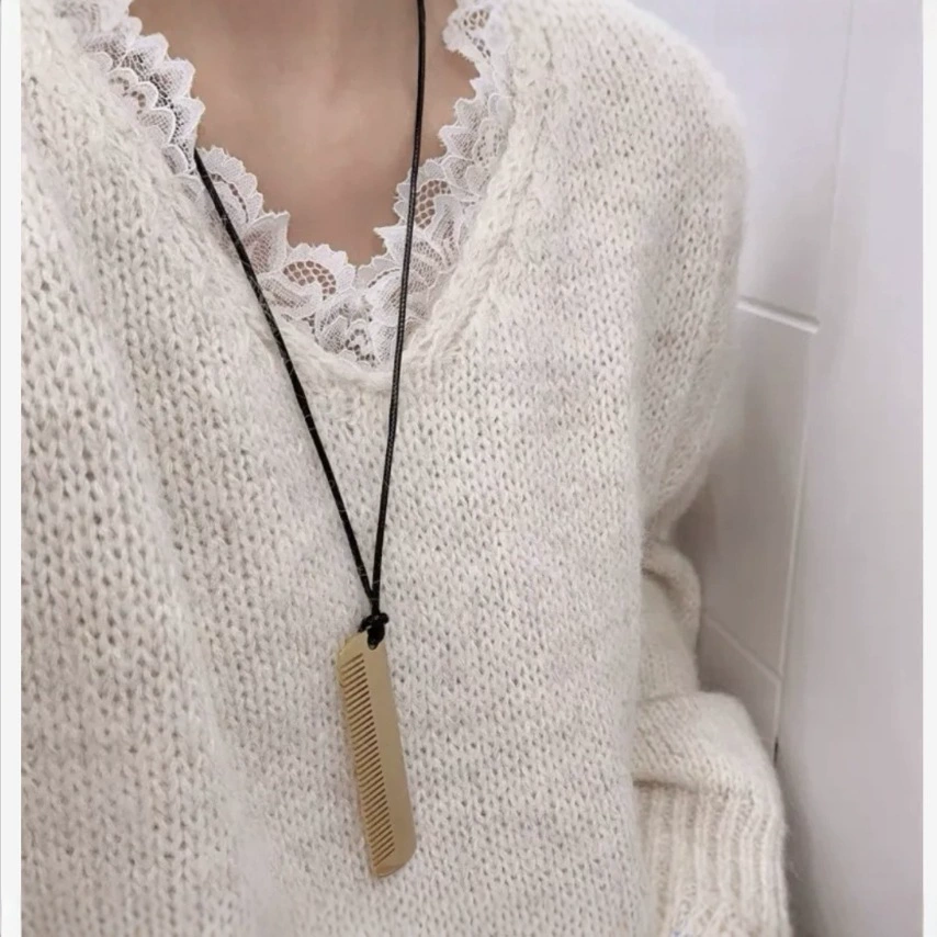 Gold-Plated Comb Necklace gallery 3