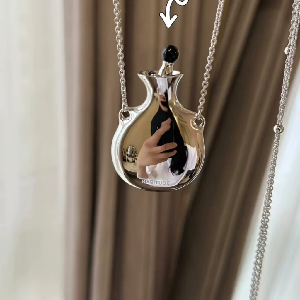 Perfume Bottle Agate Crown Simple Necklace