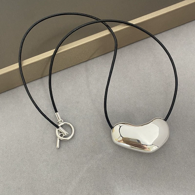 Spring Enamel Heart-Shaped / Feel Necklace