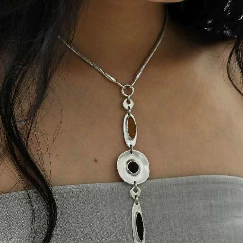 Teardrop Pendant Necklace gallery 3